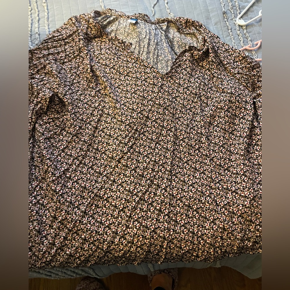 Old Navy v neck Floral Ruffle Blouse Size XXL